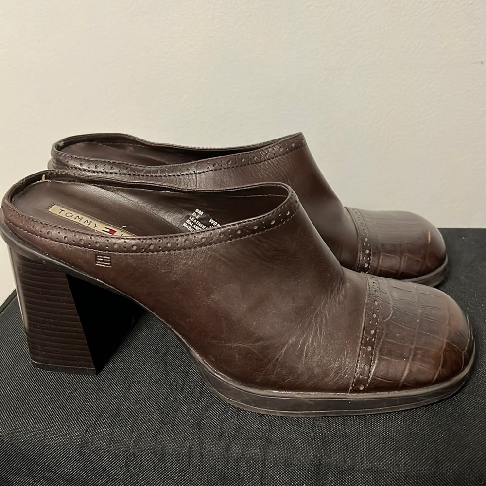 EUC Women’s Tommy Hilfiger size 9 heeled clog